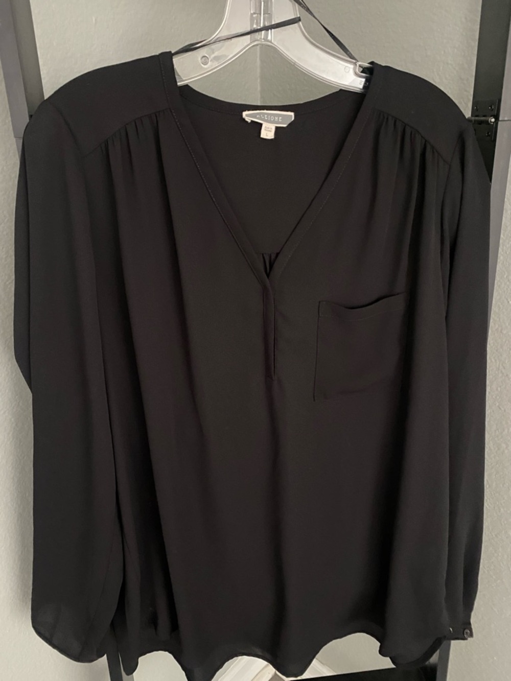 Pleione Black V-Neck Long Sleeve Pocket Blouse